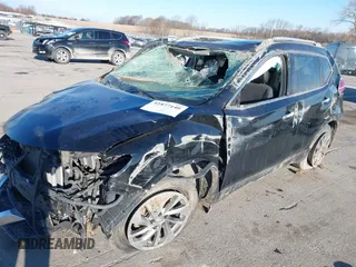 2015 Nissan Rogue SL z VIN 5N1AT2MV1FC799187, wystawiony jako IAAI lot #41877140 z przebiegiem 126 966 mil mil oraz . Historia ofert i sprzedaży dostępna na DreamBid. Obrazek 2.