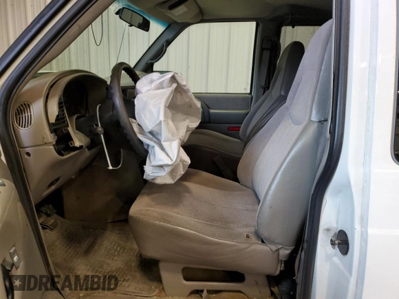 2003 Chevrolet Astro z VIN 1GNEL19X93B149218, wystawiony jako Copart lot #49489815 z przebiegiem Nie podano mil oraz Nie do naprawy • Non repairable. Historia ofert i sprzedaży dostępna na DreamBid. Obrazek 7.