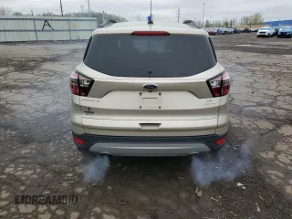 2017 Ford Escape SE z VIN 1FMCU0GDXHUB90657, wystawiony jako Copart lot #55655055 z przebiegiem 229 960 mil mil oraz Czysty tytuł • Clean title. Historia ofert i sprzedaży dostępna na DreamBid. Obrazek 6.