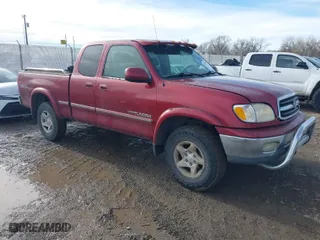 2001 Toyota Tundra Ltd with VIN 5TBBT48181S139305, listed as a IAAI auction lot 41675059 with 162,070 mi miles. Bid and sale history available at carsss.com. Image 1.