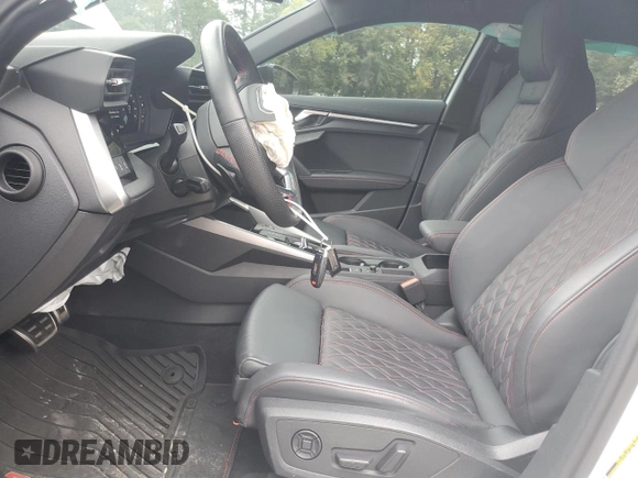 2023 Audi S3 Premium Plus z VIN WAUH3DGY5PA054747, wystawiony jako Copart lot #73563684 z przebiegiem 18 556 mil mil oraz Szkoda całkowita • Salvage title. Historia ofert i sprzedaży dostępna na DreamBid. Obrazek 7.