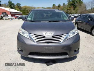 2017 Toyota Sienna XLE Auto Access Seat z VIN 5TDYZ3DC9HS890943, wystawiony jako Copart lot #55387005 z przebiegiem 146 986 mil mil oraz Szkoda całkowita • Salvage title. Historia ofert i sprzedaży dostępna na DreamBid. Obrazek 5.