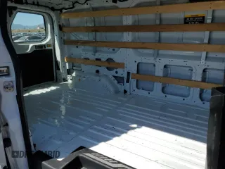 2020 Ford Transit Cargo z VIN 1FTBR1Y86LKB13703, wystawiony jako Copart lot #58082035 z przebiegiem 24 117 mil mil oraz Tytuł czysty. Historia ofert i sprzedaży dostępna na DreamBid. Obrazek 10.