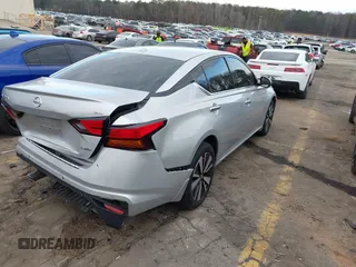2020 Nissan Altima 2.5 SL with VIN 1N4BL4EW0LC137436, listed as a IAAI auction lot 41541138 with 76,193 mi miles. Bid and sale history available at carsss.com. Image 4.