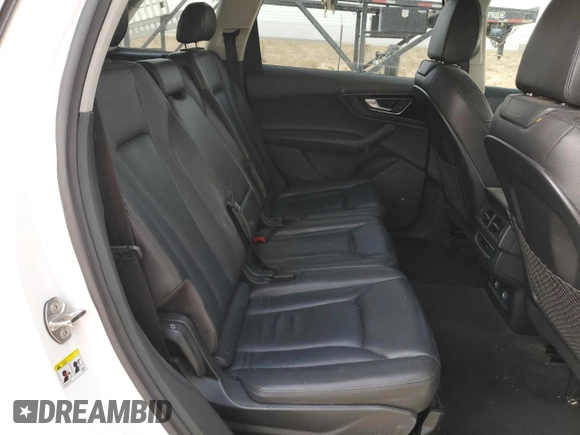 2018 Audi Q7 Premium z VIN WA1AAAF73JD050147, wystawiony jako Copart lot #59269483 z przebiegiem 83 853 mil mil oraz . Historia ofert i sprzedaży dostępna na DreamBid. Obrazek 11.