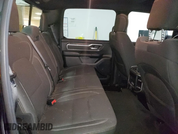 2021 Ram 1500 Big Horn z VIN 1C6SRFFT1MN804715, wystawiony jako Copart lot #59614715 z przebiegiem 66 735 mil mil oraz Czysty tytuł • Clean title. Historia ofert i sprzedaży dostępna na DreamBid. Obrazek 10.