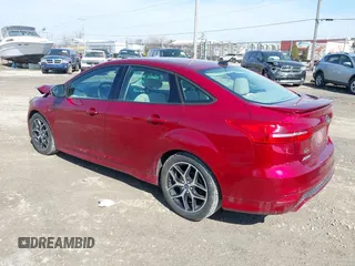 2015 Ford Focus SE with VIN 1FADP3F25FL273973, listed as a IAAI auction lot 41801026 with 138,482 mi miles. Bid and sale history available at carsss.com. Image 3.