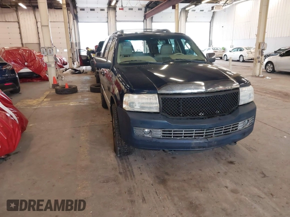 2007 Lincoln Navigator z VIN 5LMFU28597LJ00335, wystawiony jako IAAI lot #41291436 z przebiegiem 131 938 mil mil oraz . Historia ofert i sprzedaży dostępna na DreamBid. Obrazek 1.