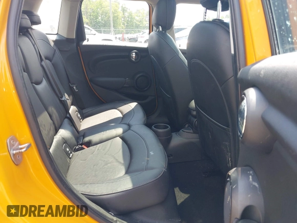 2016 MINI Hardtop 4 Door z VIN WMWXU1C53G2D08424, wystawiony jako IAAI lot #42509304 z przebiegiem 97 729 mil mil oraz . Historia ofert i sprzedaży dostępna na DreamBid. Obrazek 8.