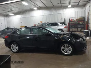 2013 Acura ILX Hybrid Technology with VIN 19VDE3F7XDE300823, listed as a IAAI auction lot 41619646 with 231,501 mi miles and . Bid and sale history available at carsss.com. Image 13.