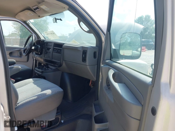 2007 Chevrolet Express Passenger with VIN 1GAHG39U571194706, listed as a IAAI auction lot 42641454 with 83,394 mi miles and . Bid and sale history available at DreamBid. Image 5.