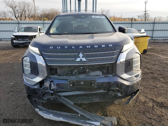 2024 Mitsubishi Outlander SE with VIN JA4J4VA83RZ073537, listed as a Copart auction lot 44711955 with 2,731 mi miles and Salvage Title. Bid and sale history available at carsss.com. Image 5.
