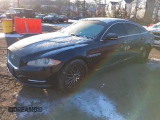 2012 Jaguar XJ XJL z VIN SAJWA2GB0CLV25378, wystawiony jako IAAI lot #42251924 z przebiegiem 90 582 mil mil oraz . Historia ofert i sprzedaży dostępna na DreamBid. Obrazek 2.