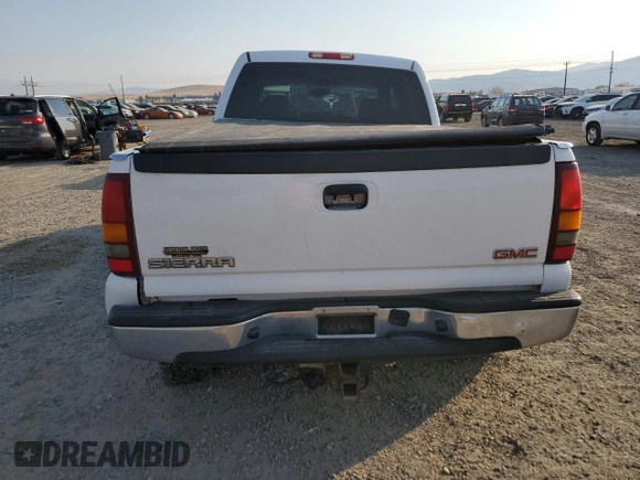 2003 GMC Sierra 1500HD SLT z VIN 1GTGK13U53F217669, wystawiony jako Copart lot #74547254 z przebiegiem 204 966 mil mil oraz Czysty tytuł • Clean title. Historia ofert i sprzedaży dostępna na DreamBid. Obrazek 6.