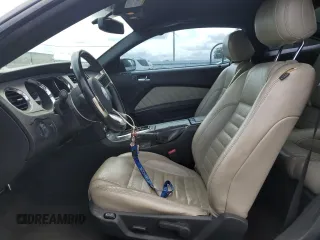 2013 Ford Mustang V6 z VIN 1ZVBP8AM1D5238157, wystawiony jako Copart lot #60427525 z przebiegiem 133 512 mil mil oraz Szkoda całkowita • Salvage title. Historia ofert i sprzedaży dostępna na DreamBid. Obrazek 7.