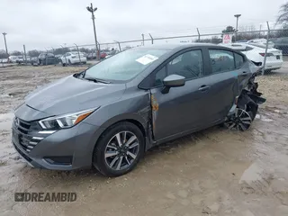 2024 Nissan Versa SV z VIN 3N1CN8EV7RL843827, wystawiony jako IAAI lot #41741043 z przebiegiem 9 062 mil mil oraz . Historia ofert i sprzedaży dostępna na DreamBid. Obrazek 2.
