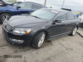 2015 Volkswagen Passat SEL Premium z VIN 1VWCV7A38FC102473, wystawiony jako Copart lot #56677545 z przebiegiem 105 940 mil mil oraz Szkoda całkowita • Salvage title. Historia ofert i sprzedaży dostępna na DreamBid. Obrazek 1.
