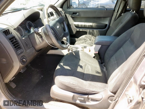 2008 Ford Escape XLT with VIN 1FMCU03198KD65116, listed as a Copart auction lot 52130965 with 214,295 mi miles and Salvage title. Bid and sale history available at DreamBid. Image 7.