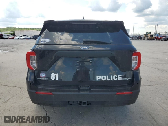 2020 Ford Police Interceptor Utility z VIN 1FM5K8AW6LGC63926, wystawiony jako Copart lot #56027645 z przebiegiem Nie podano mil oraz Szkoda całkowita • Salvage title. Historia ofert i sprzedaży dostępna na DreamBid. Obrazek 6.