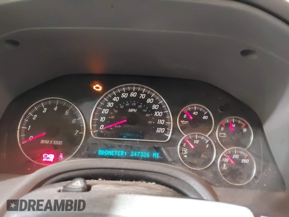 2005 GMC Envoy SLT with VIN 1GKDT13S352324863, listed as a IAAI auction lot 41707649 with 247,326 mi miles. Bid and sale history available at carsss.com. Image 7.