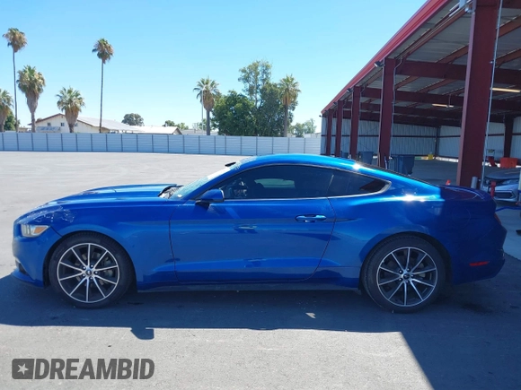 2017 Ford Mustang EcoBoost z VIN 1FA6P8TH1H5239681, wystawiony jako IAAI lot #39953332 z przebiegiem 102 035 mil mil oraz . Historia ofert i sprzedaży dostępna na DreamBid. Obrazek 14.