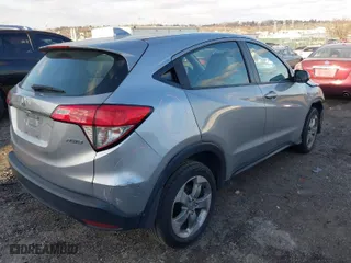 2021 Honda HR-V LX with VIN 3CZRU6H32MM747304, listed as a IAAI auction lot 41340609 with 31,241 mi miles. Bid and sale history available at carsss.com. Image 4.