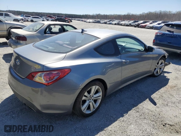 2010 Hyundai Genesis Coupe z VIN KMHHT6KD1AU028439, wystawiony jako Copart lot #50061765 z przebiegiem 157 006 mil mil oraz Szkoda całkowita • Salvage title. Historia ofert i sprzedaży dostępna na DreamBid. Obrazek 3.