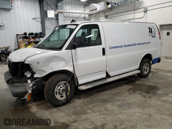 2019 GMC Savana Cargo z VIN 1GTW7AFGXK1363256, wystawiony jako Copart lot #86720514 z przebiegiem 128 927 mil mil oraz Szkody całkowita. Historia ofert i sprzedaży dostępna na DreamBid. Obrazek 1.
