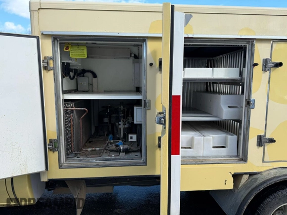 2021 Ford Econoline Cargo with VIN 1FDXE4FN2MDC34418, listed as a Copart auction lot 47252055 with 88,788 mi miles and Clean Title. Bid and sale history available at DreamBid. Image 9.