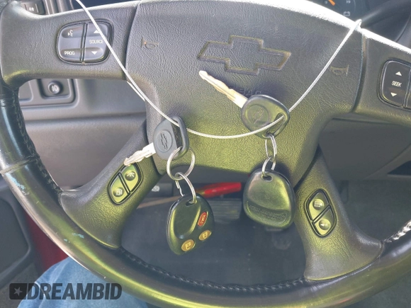 2003 Chevrolet Silverado 1500HD LS z VIN 1GCGK13U43F150515, wystawiony jako IAAI lot #42135449 z przebiegiem 171 015 mil mil oraz . Historia ofert i sprzedaży dostępna na DreamBid. Obrazek 11.