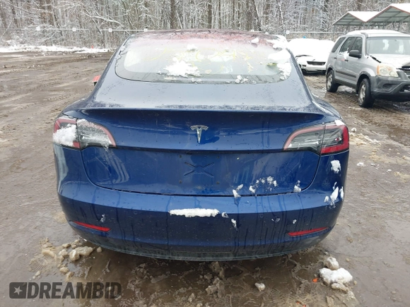 2018 Tesla Model 3 Long Range Battery z VIN 5YJ3E1EA5JF006370, wystawiony jako IAAI lot #41565266 z przebiegiem 55 376 mil mil oraz . Historia ofert i sprzedaży dostępna na DreamBid. Obrazek 16.