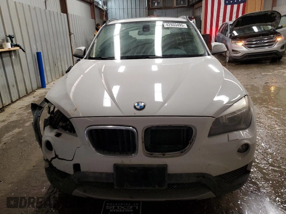 2014 BMW X1 xDrive28i with VIN WBAVL1C57EVY14339, listed as a Copart auction lot 42933495 with 121,026 mi miles and Salvage Title. Bid and sale history available at carsss.com. Image 5.