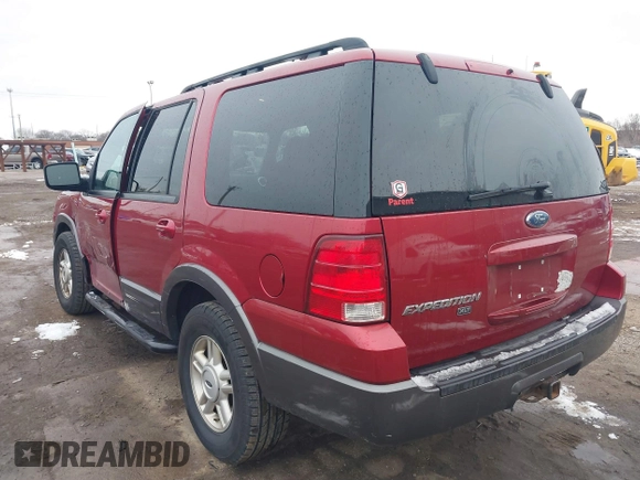 2005 Ford Expedition Special Service with VIN 1FMPU16505LA82177, listed as a IAAI auction lot 41162344 with 149,605 mi miles. Bid and sale history available at carsss.com. Image 3.