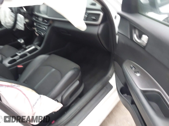 2018 Kia Optima LX with VIN 5XXGT4L31JG241732, listed as a IAAI auction lot 41943174 with 68,327 mi miles. Bid and sale history available at carsss.com. Image 5.