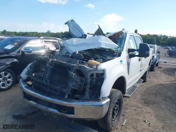 2017 Ford Super Duty F-250 SRW Lariat with VIN 1FT7W2B68HED25665, listed as a IAAI auction lot 40486941 with 1 mi miles. Bid and sale history available at carsss.com. Image 6.