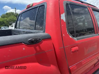 2004 Ford Explorer Sport Trac XLS z VIN 1FMZU67KX4UC40253, wystawiony jako IAAI lot #42894779 z przebiegiem 165 814 mil mil oraz . Historia ofert i sprzedaży dostępna na DreamBid. Obrazek 3.