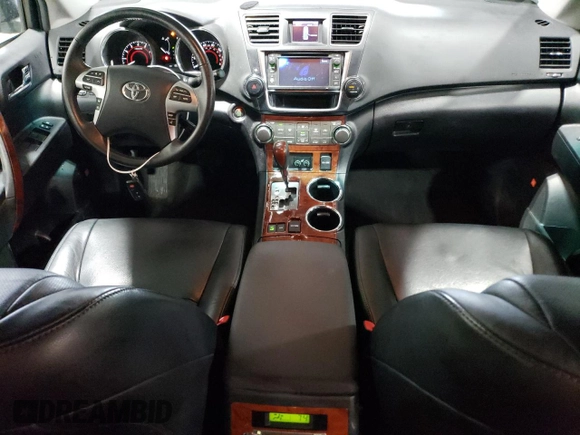 2013 Toyota Highlander Limited z VIN 5TDDK3EH1DS188364, wystawiony jako Copart lot #61165575 z przebiegiem 188 388 mil mil oraz Szkoda całkowita • Salvage title. Historia ofert i sprzedaży dostępna na DreamBid. Obrazek 8.