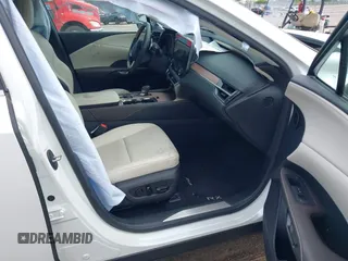 2024 Lexus RX 350 z VIN 2T2BAMCA1RC044332, wystawiony jako IAAI lot #42266555 z przebiegiem 9 949 mil mil oraz . Historia ofert i sprzedaży dostępna na DreamBid. Obrazek 5.