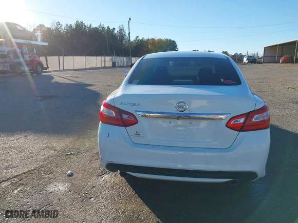 2017 Nissan Altima 2.5 SR with VIN 1N4AL3AP7HC162393, listed as a IAAI auction lot 41057884 with 172,433 mi miles. Bid and sale history available at carsss.com. Image 16.