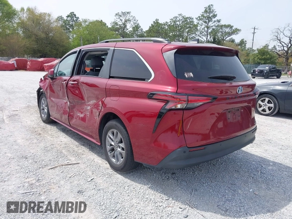 2022 Toyota Sienna XLE with VIN 5TDJRKEC4NS096888, listed as a IAAI auction lot 41901904 with 56,952 mi miles. Bid and sale history available at carsss.com. Image 3.