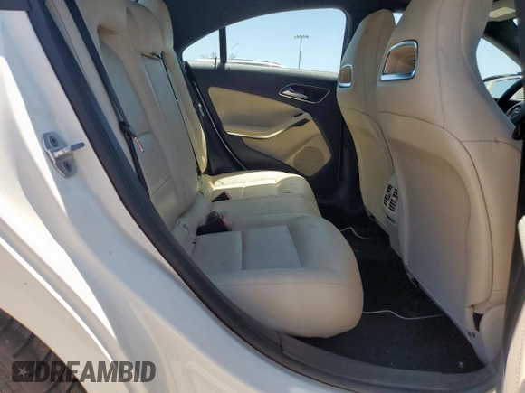 2014 Mercedes-Benz CLA 250 with VIN WDDSJ4EB8EN040382, listed as a Copart auction lot 61055185 with 76,380 mi miles and Salvage title. Bid and sale history available at DreamBid. Image 10.