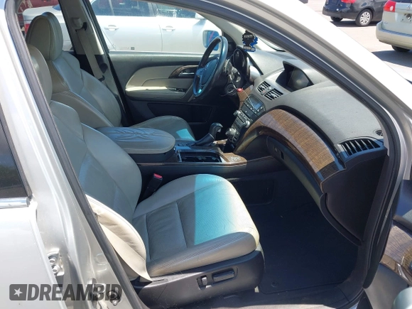 2013 Acura MDX Advance with VIN 2HNYD2H68DH507400, listed as a IAAI auction lot 42561721 with 127,985 mi miles and . Bid and sale history available at DreamBid. Image 5.