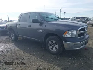 2017 Ram 1500 Express z VIN 1C6RR7KT6HS699333, wystawiony jako IAAI lot #41402351 z przebiegiem 81 043 mil mil oraz . Historia ofert i sprzedaży dostępna na DreamBid. Obrazek 1.