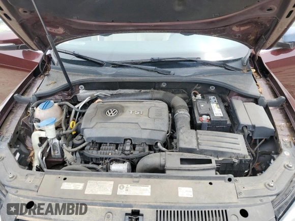 2014 Volkswagen Passat S z VIN 1VWAS7A33EC043895, wystawiony jako Copart lot #58200225 z przebiegiem 111 682 mil mil oraz Czysty tytuł • Clean title. Historia ofert i sprzedaży dostępna na DreamBid. Obrazek 11.