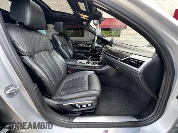 2017 BMW 7 Series ALPINA B7 xDrive with VIN WBA7F2C5XHG422275, listed as a Copart auction lot 58860745 with 78,093 mi miles and Salvage title. Bid and sale history available at DreamBid. Image 5.