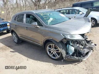 2017 Lincoln MKC Reserve z VIN 5LMCJ3D92HUL08269, wystawiony jako IAAI lot #41859297 z przebiegiem 115 691 mil mil oraz . Historia ofert i sprzedaży dostępna na DreamBid. Obrazek 1.