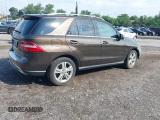 2012 Mercedes-Benz M 350 with VIN 4JGDA5HB1CA047095, listed as a IAAI auction lot 42629719 with 152,488 mi miles and . Bid and sale history available at DreamBid. Image 4.