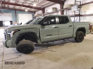 2024 Toyota Tundra SR5 с VIN 5TFLA5DB5RX196668, выставлен на аукционе Copart как лот 54782145 с пробегом 3 896 миль миль и Списание • Salvage title. История ставок и продаж доступна на DreamBid. Изображение 1.