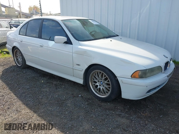 2002 BMW 5 Series 530iA with VIN WBADT63432CH86324, listed as a IAAI auction lot 41539599 with 174,616 mi miles. Bid and sale history available at carsss.com. Image 1.