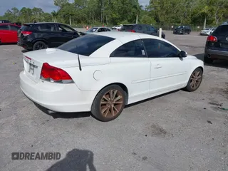 2010 Volvo C70 with VIN YV1672MC4AJ092225, listed as a IAAI auction lot 41706918 with 87,902 mi miles. Bid and sale history available at carsss.com. Image 4.